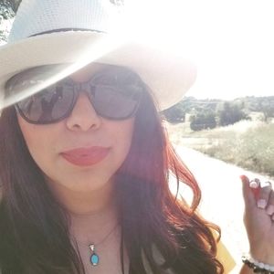 Meet your Posher, Claudia